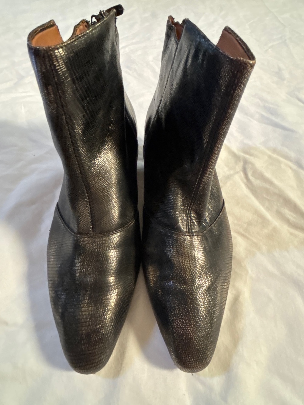 Earthies Del Rey Women’s 10B Pewter Metallic Leather Pointed Toe Ankle Boots